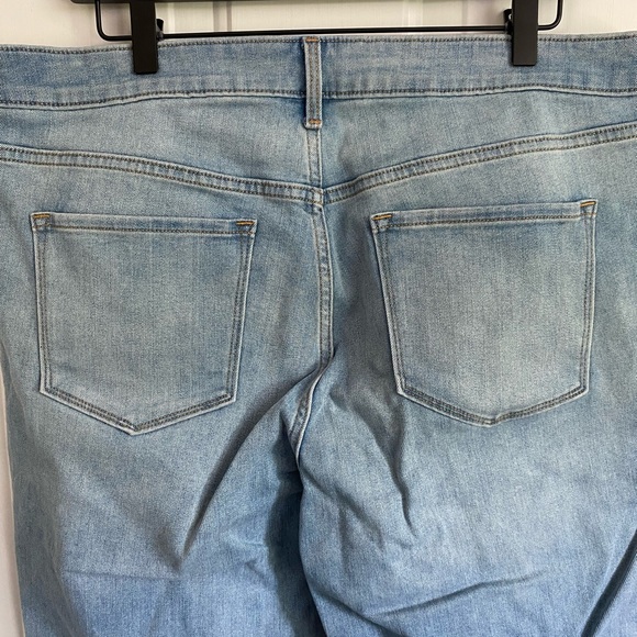 Old Navy Jeans Women's 16 Mid-Rise Straight Power Slim Fit Light Wash - Picture 5 of 6